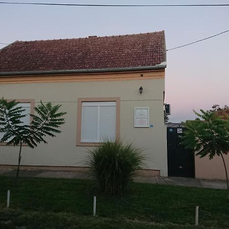 Guest House A'Storia Ρούμα Εξωτερικό φωτογραφία