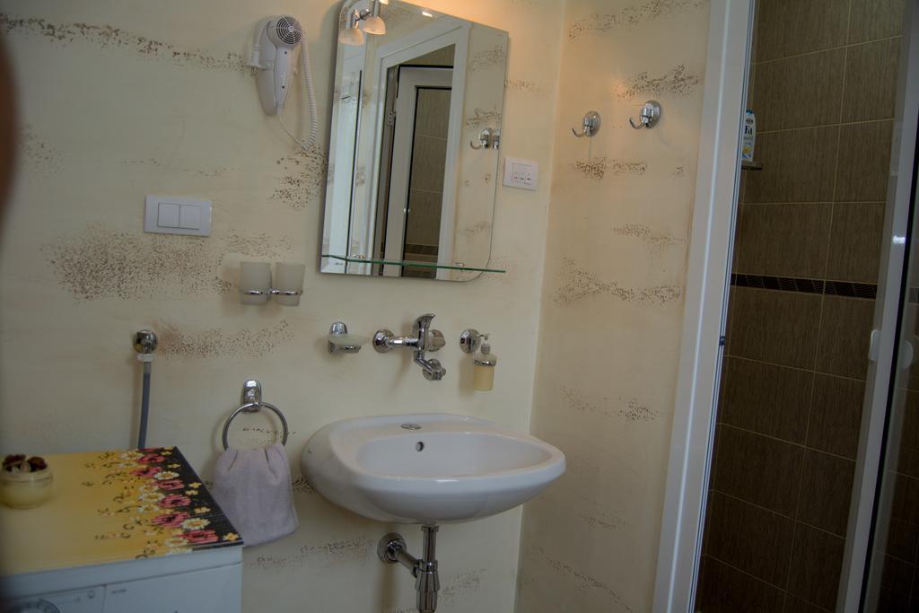Guest House A'Storia Ρούμα Εξωτερικό φωτογραφία